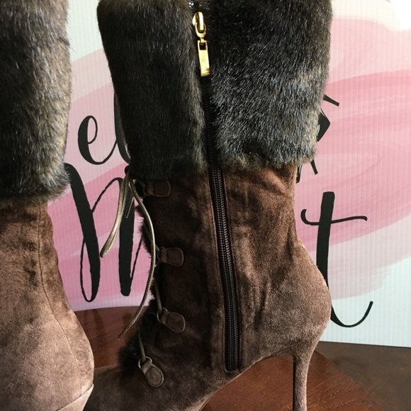 Chocolate Brwn Suede Lace-up Faux Fur Cuffed Boots - Picture 8 of 8